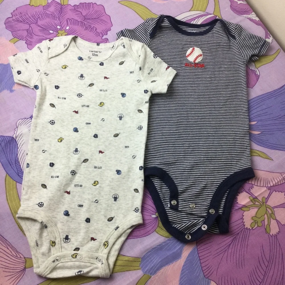 NWOT Carter’s  2 Pz Baby Boy Onesies short sleeves 12M